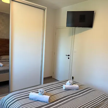 Appartement Golden Sunrise With The Swimming Pool *