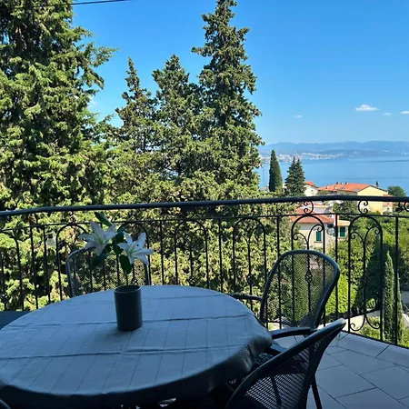 Apartament Golden Sunrise With The Swimming Pool